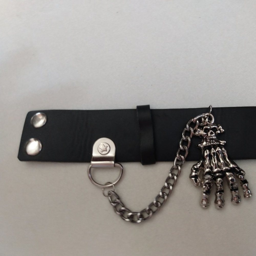 Skeleton Hand & Chain Cuff - Picture 2 of 5
